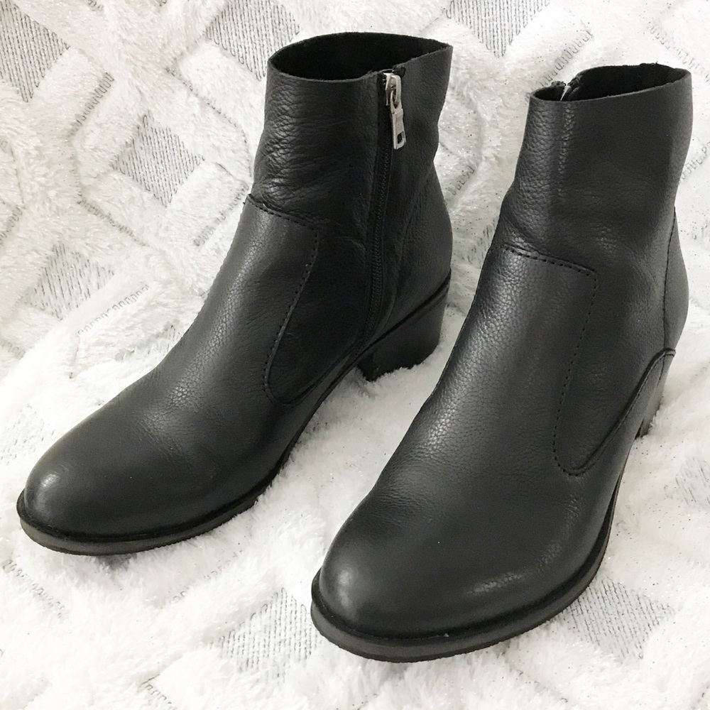 Sole Bound by BareTraps Idola Ankle Boots